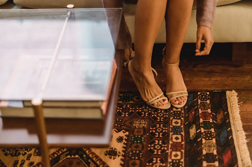 What causes diabetic nerve pain on feet?