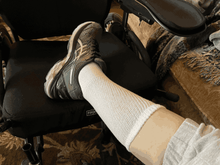 Load image into Gallery viewer, Men&#39;s Ultra-Soft Upper Calf Diabetic Socks (4 Pair)

