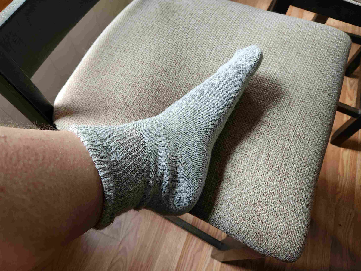 Women's Diabetic Ankle Socks — non-binding top band close-up